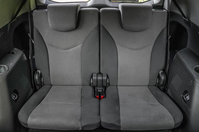 2013 Toyota Prius Alpha Hybrid