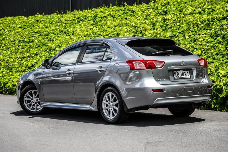 2016 Mitsubishi Lancer Sei / Galant