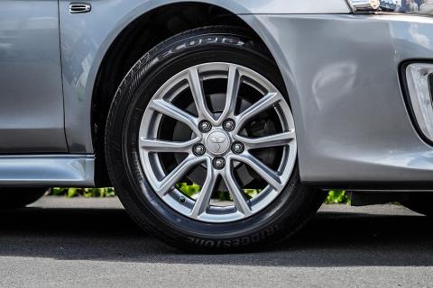 2016 Mitsubishi Lancer Sei / Galant - Thumbnail