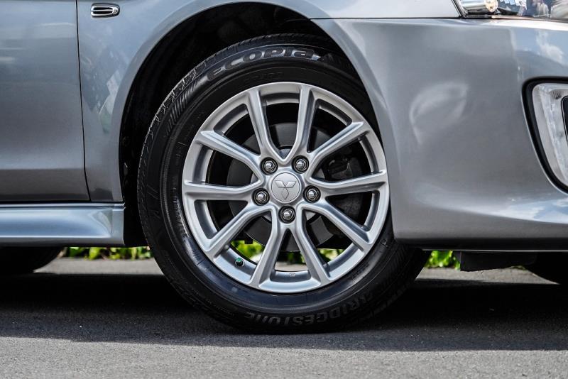 2016 Mitsubishi Lancer Sei / Galant