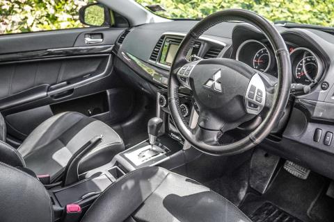 2016 Mitsubishi Lancer Sei / Galant - Thumbnail