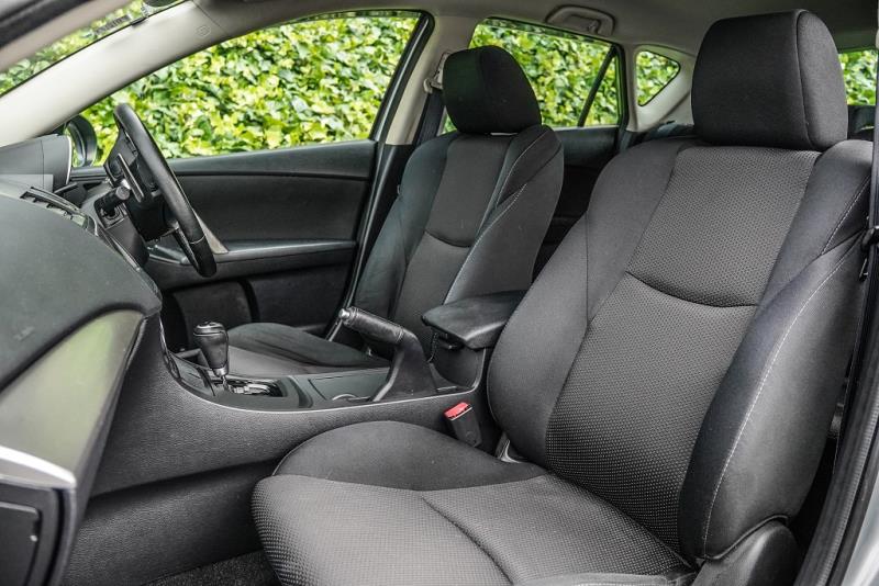 2012 Mazda Axela 20S / 3 Sport