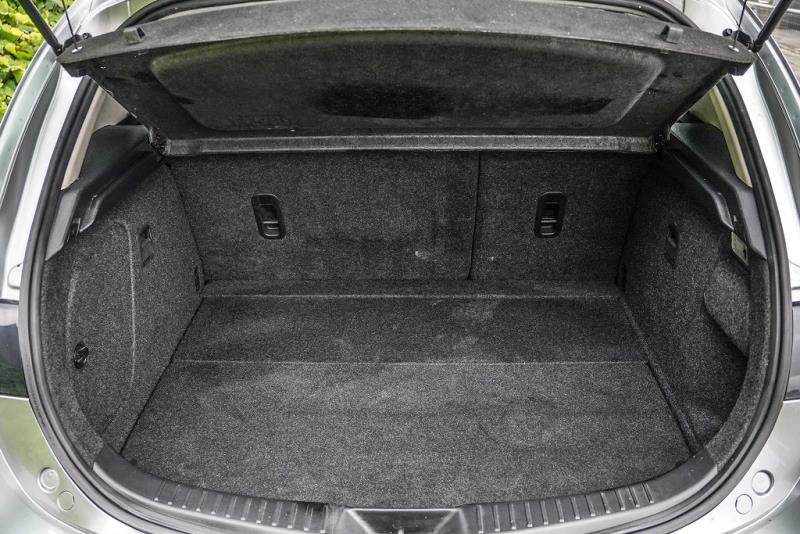 2012 Mazda Axela 20S / 3 Sport