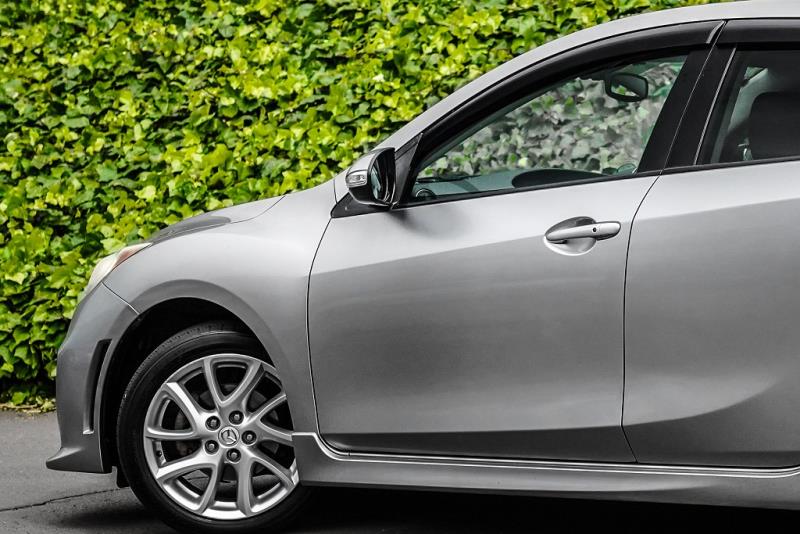 2012 Mazda Axela 20S / 3 Sport