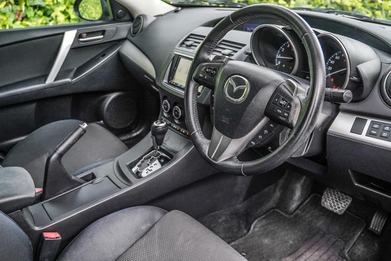 2012 Mazda Axela 20S / 3 Sport