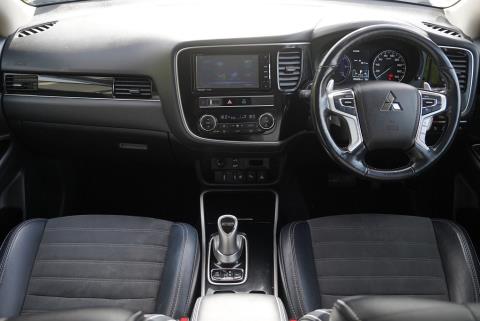 2019 Mitsubishi Outlander PHEV G 4WD - Thumbnail