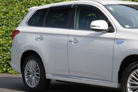 2019 Mitsubishi Outlander PHEV G 4WD - Thumbnail