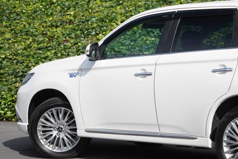 2019 Mitsubishi Outlander PHEV G 4WD - Thumbnail