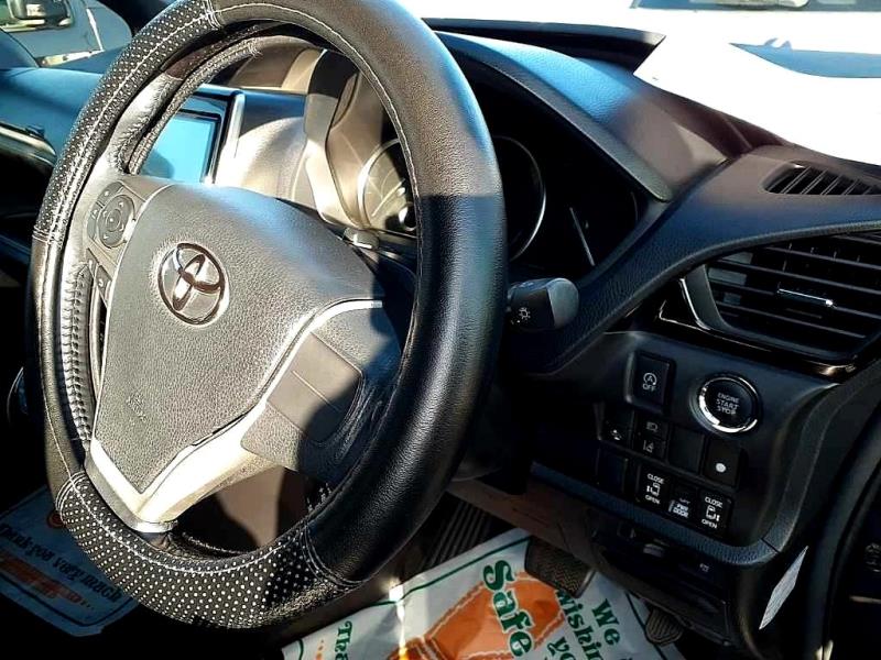 2017 Toyota Esquire / Noah 7 Seater