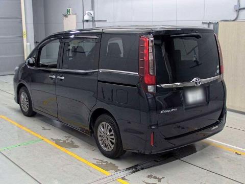 2017 Toyota Esquire / Noah 7 Seater - Thumbnail
