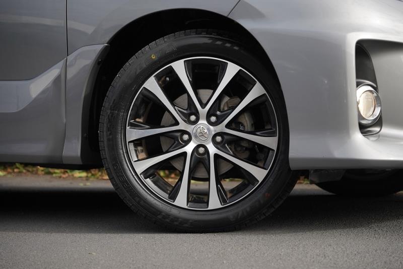 2015 Toyota Estima Aeras 8 Seater