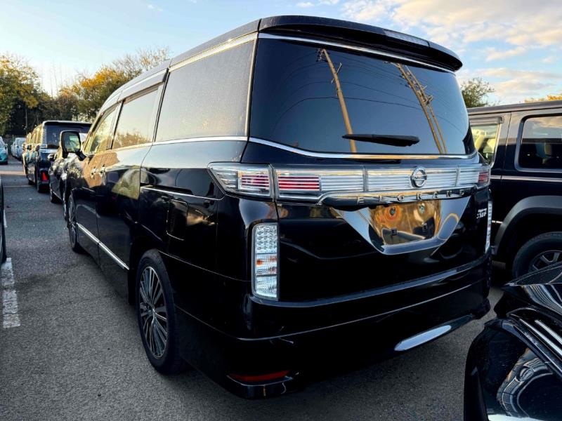 2018 Nissan Elgrand Highway Star