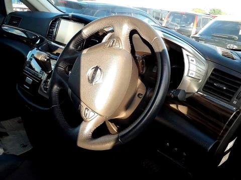 2018 Nissan Elgrand Highway Star - Thumbnail