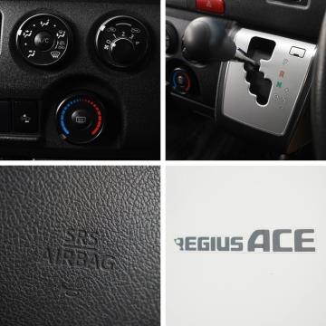 2018 Toyota Hiace GL 5 Door - Thumbnail