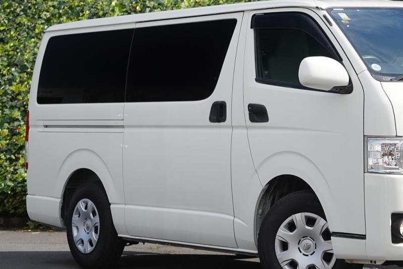 2018 Toyota Hiace GL 5 Door