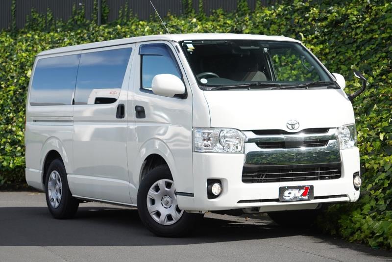 2018 Toyota Hiace GL 5 Door