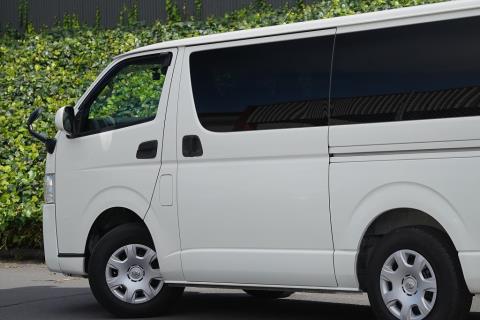2018 Toyota Hiace GL 5 Door - Thumbnail