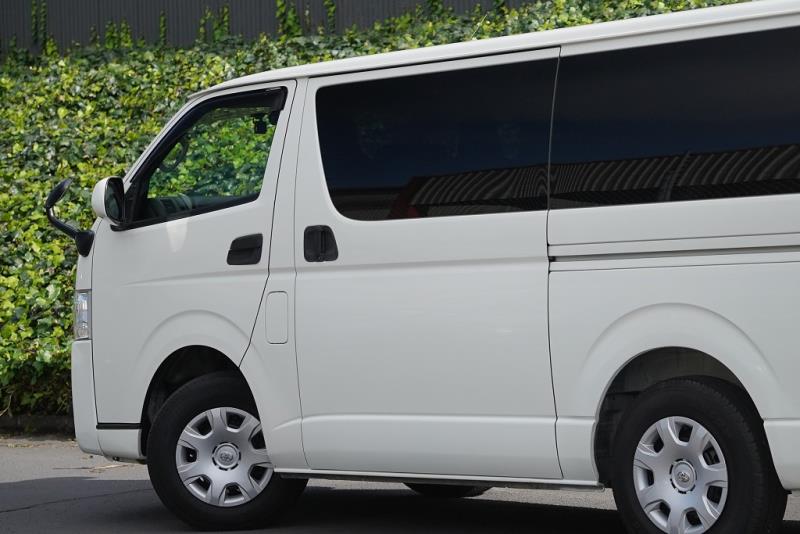 2018 Toyota Hiace GL 5 Door