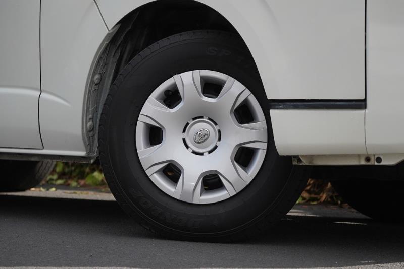 2018 Toyota Hiace GL 5 Door