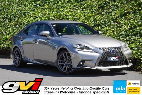 2013 Lexus IS 300h