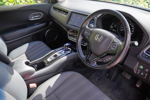 2017 Honda Vezel Z Hybrid / HR-V - Thumbnail