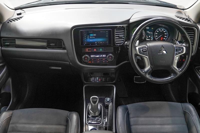 2015 Mitsubishi Outlander PHEV G