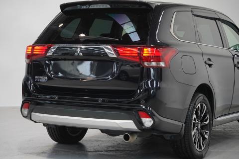 2015 Mitsubishi Outlander PHEV G - Thumbnail