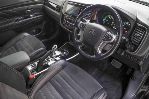 2015 Mitsubishi Outlander PHEV G - Thumbnail