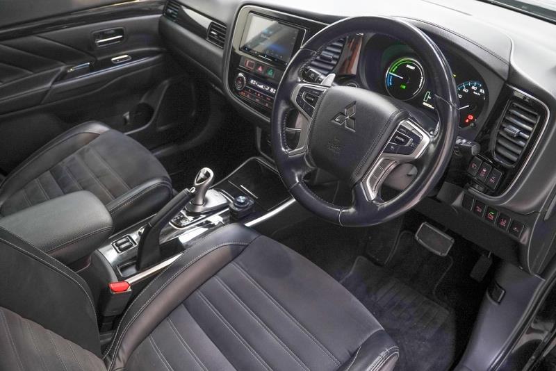 2015 Mitsubishi Outlander PHEV G