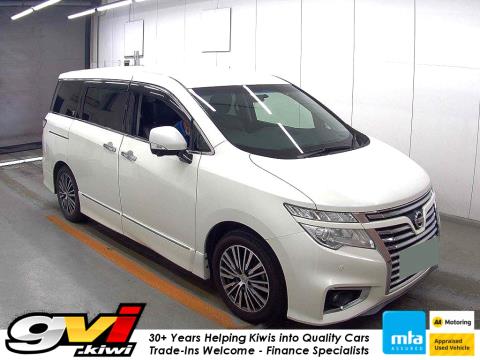 2015 Nissan Elgrand 350 Highway Star - Thumbnail