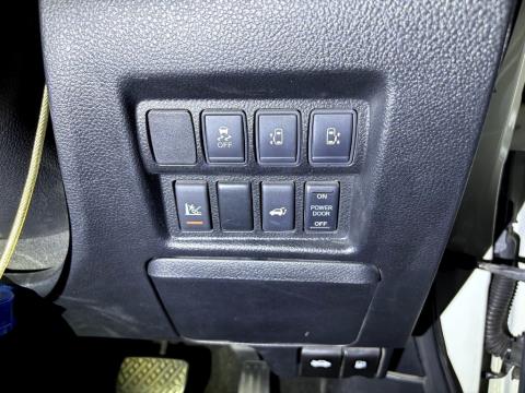 2015 Nissan Elgrand 350 Highway Star - Thumbnail