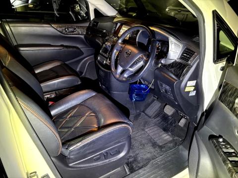 2015 Nissan Elgrand 350 Highway Star - Thumbnail