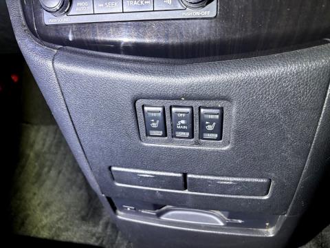 2015 Nissan Elgrand 350 Highway Star - Thumbnail