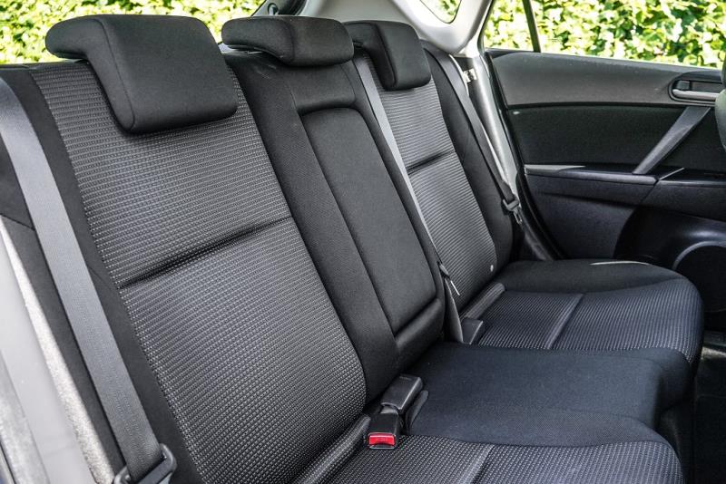 2013 Mazda 3 Sport / Axela 20S