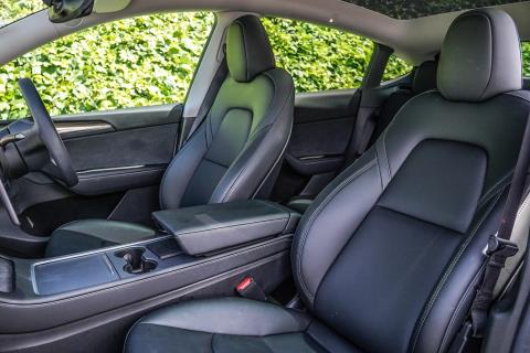 2023 Tesla Model Y RWD 60kWh - Thumbnail