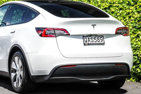 2023 Tesla Model Y RWD 60kWh - Thumbnail