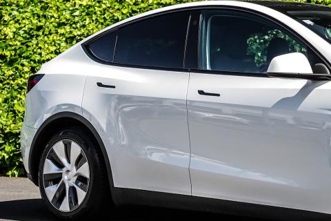 2023 Tesla Model Y RWD 60kWh - Thumbnail