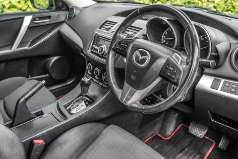 2011 Mazda Axela 20S / 3 Sport - Thumbnail