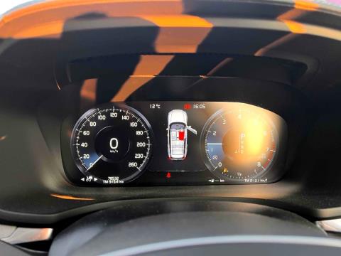 2019 Volvo V60 T5 Inscription - Thumbnail