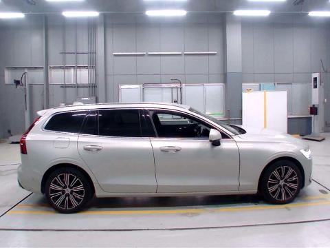 2019 Volvo V60 T5 Inscription - Thumbnail