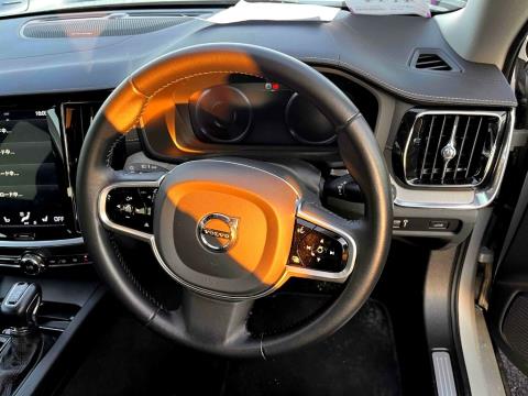 2019 Volvo V60 T5 Inscription - Thumbnail