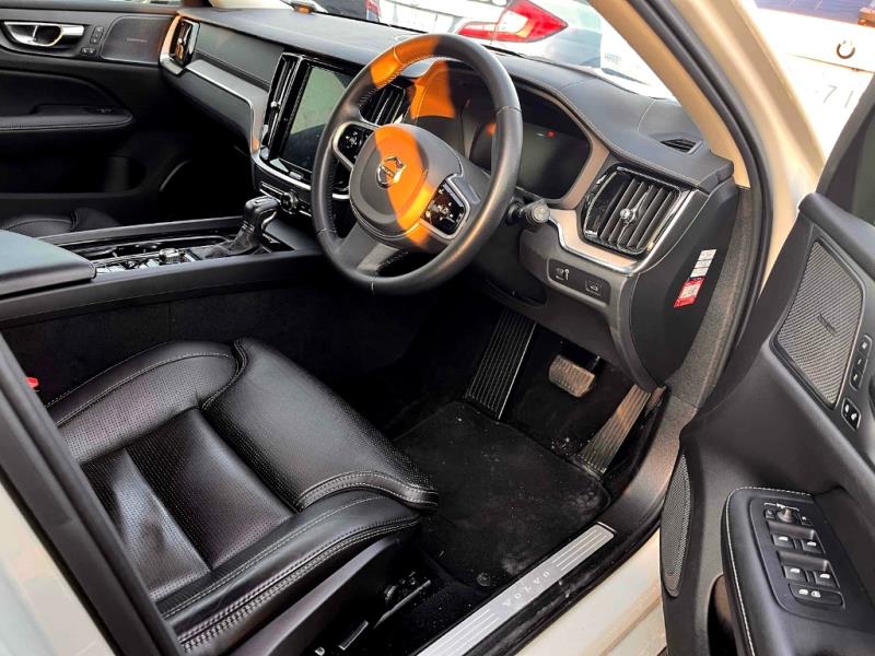 2019 Volvo V60 T5 Inscription