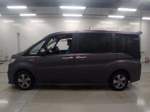 2018 Honda Step Wagon - Thumbnail