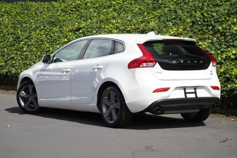 2013 Volvo V40 T4 Se - Thumbnail