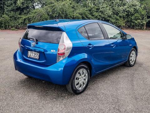 2012 Toyota Aqua Hybrid - Thumbnail