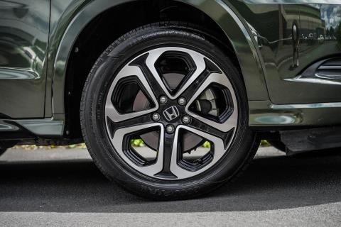 2014 Honda Vezel Z Hybrid / HR-V - Thumbnail