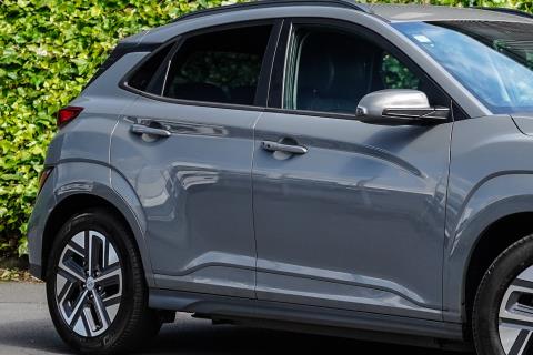 2021 Hyundai Kona EV 64kWh - Thumbnail