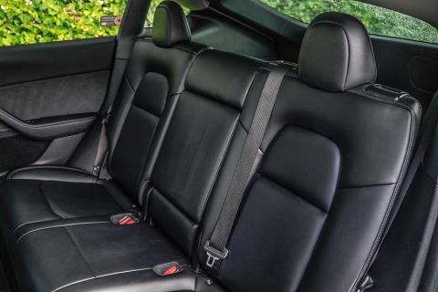 2023 Tesla Model Y RWD 60kWh - Thumbnail