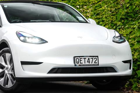 2023 Tesla Model Y RWD 60kWh - Thumbnail