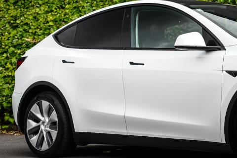 2023 Tesla Model Y RWD 60kWh - Thumbnail